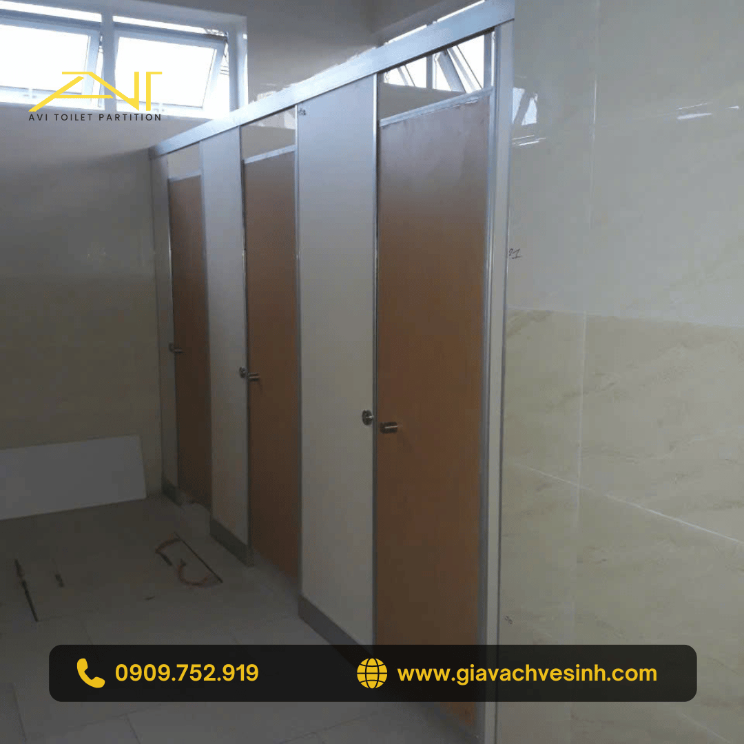 vach-ngan-ve-sinh-compact-hpl (18)