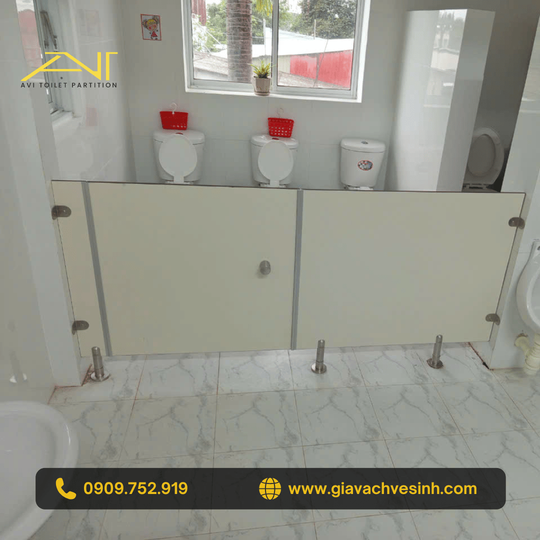 vach-ngan-ve-sinh-compact-hpl (2)